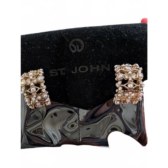 St. John Vintage Elegant Gold Tone Clip-On Rhinestone Earrings Rhinestones - Picture 7 of 9